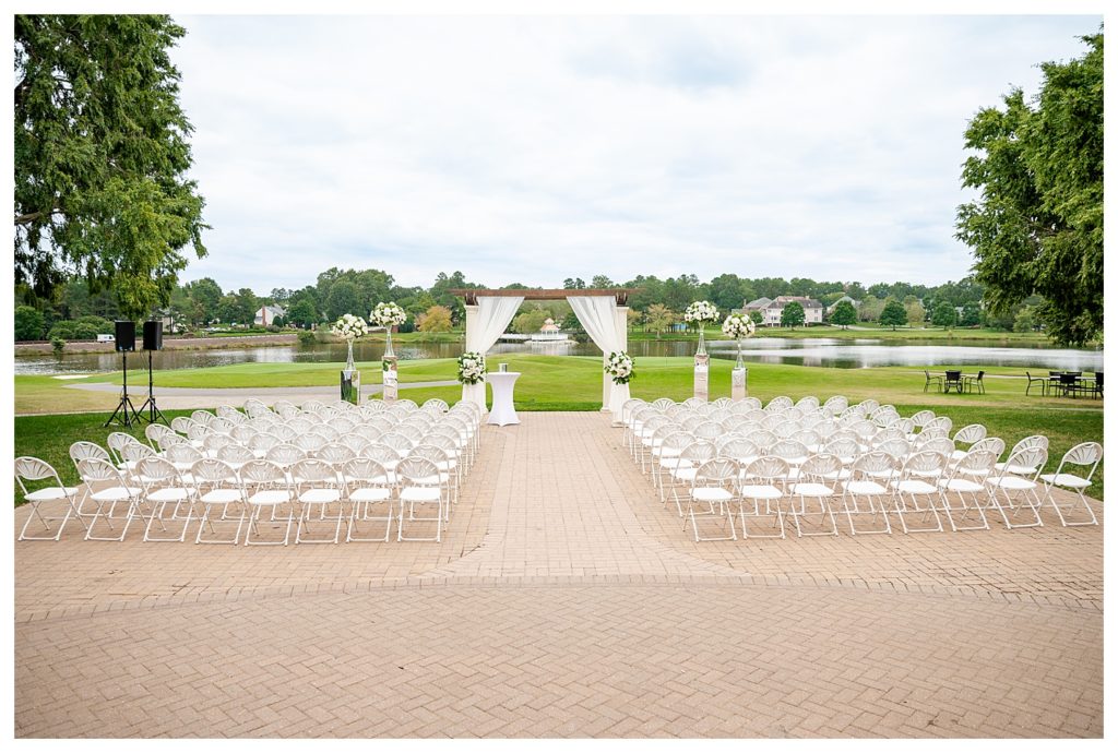 The Dominion Club outdoor wedding ceremony space overlooking the Wyndham Lake 